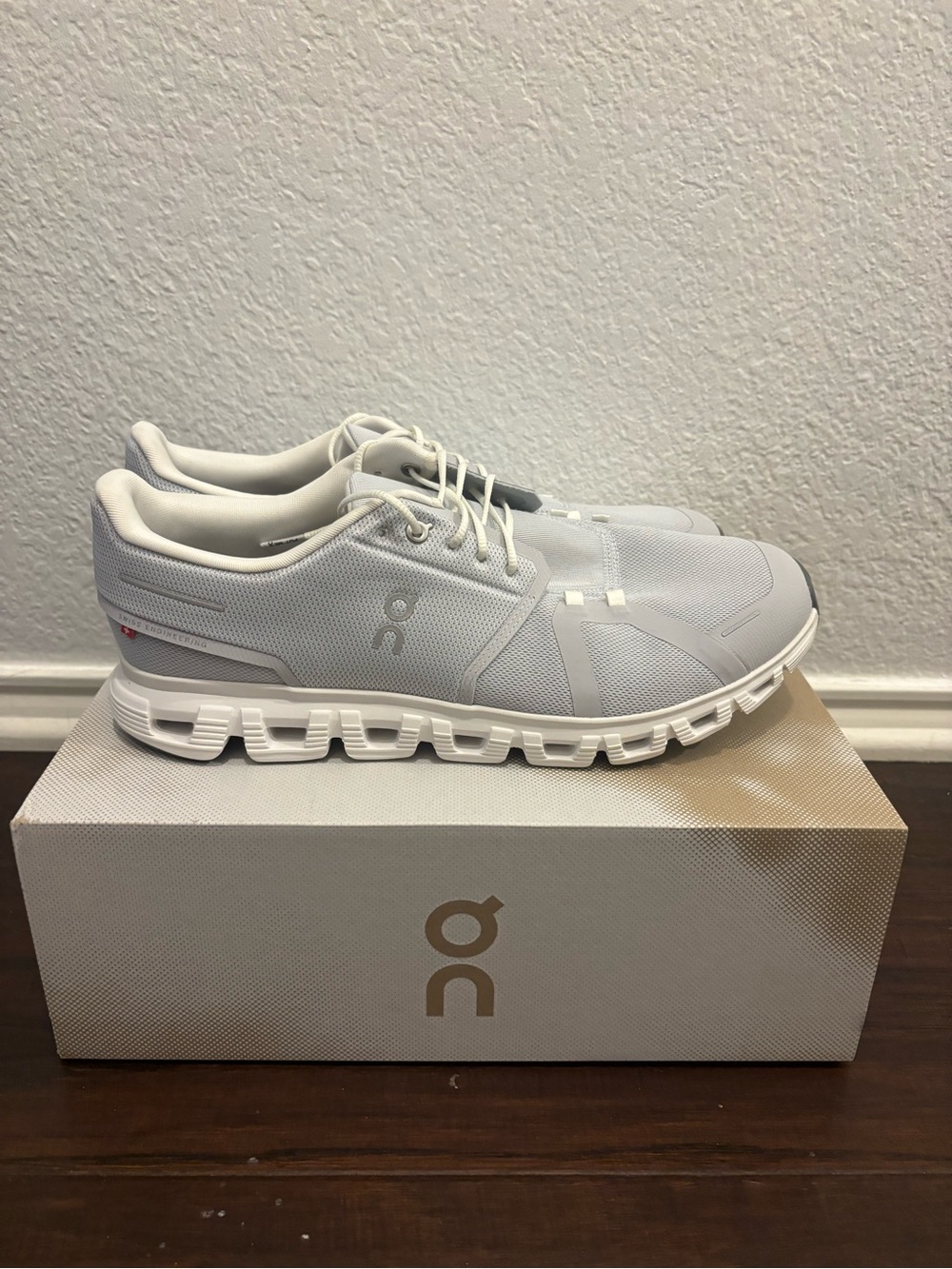 NEW On Running Cloud Men’s Running Shoes in Glacier White Size 13